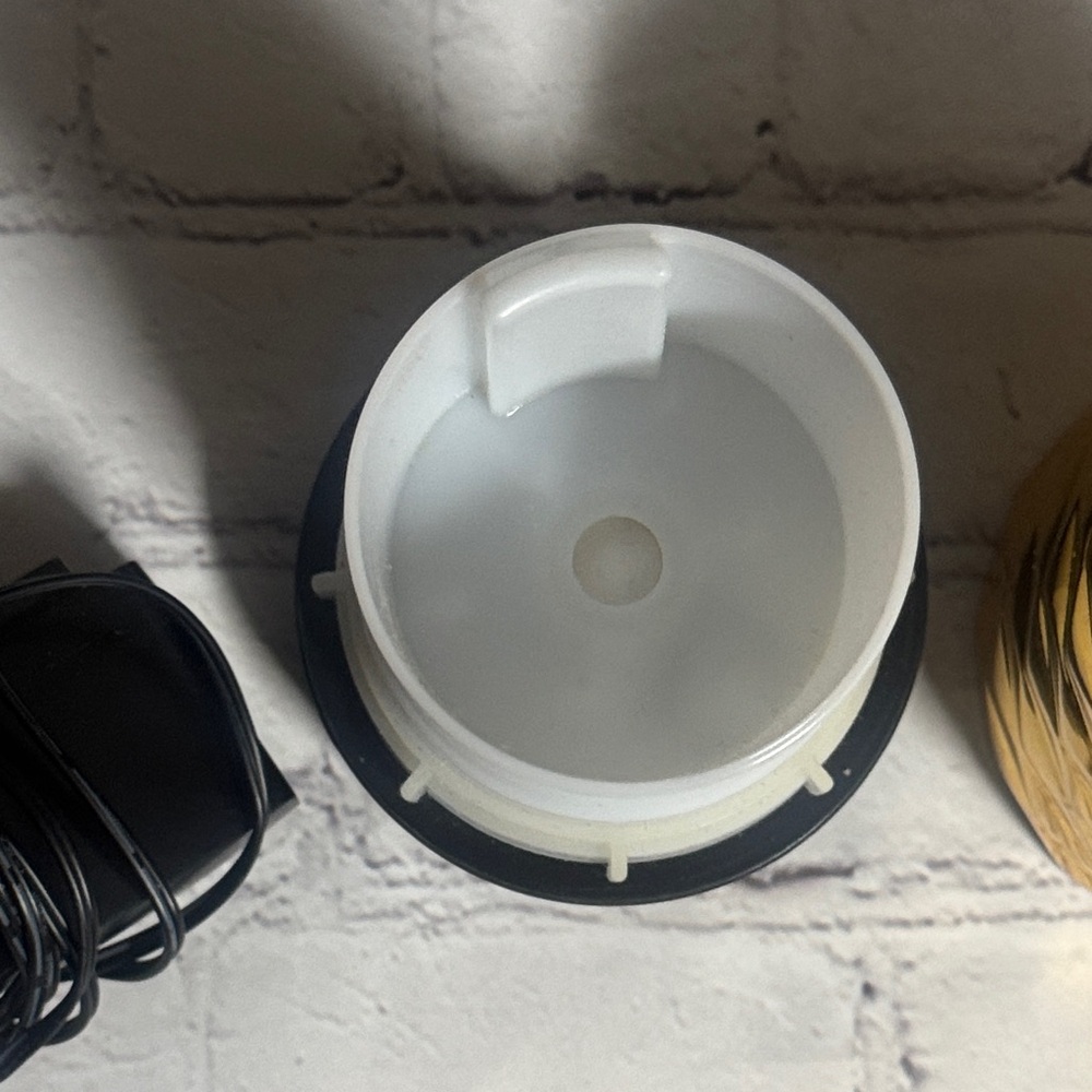 Intertek Electric Metallic Gold Diffuser - Picture 8 of 10